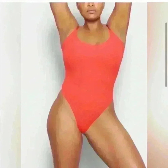 NWT SKIMS- Fits Everybody Nectarine Bodysuit Sz XL- Rare & Sold out Neon - Picture 2 of 7
